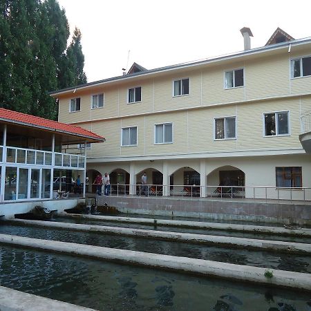 Alanlar Alabalik Ve Otel Ağlasun Exterior foto